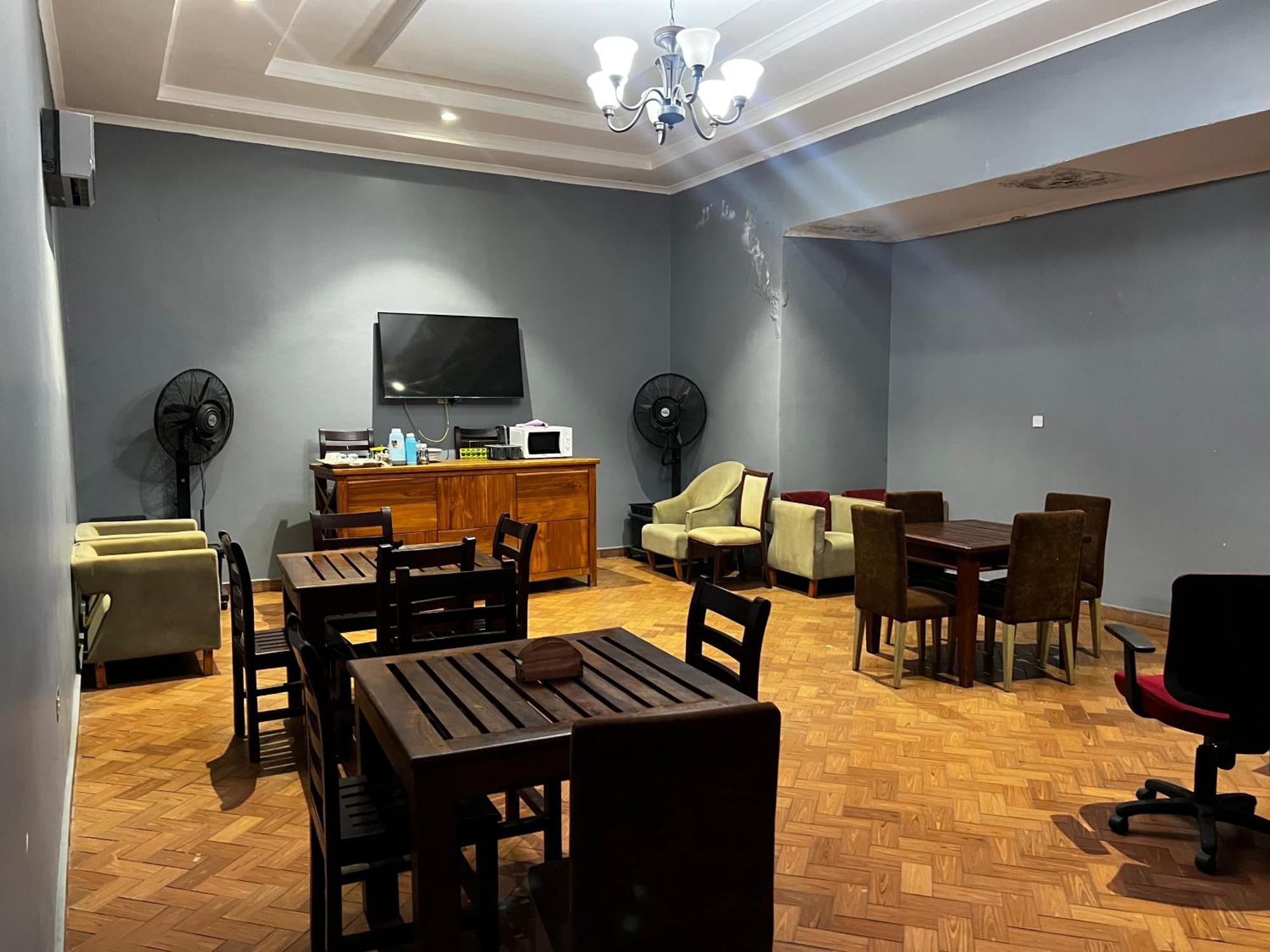 K27 Premier Backpackers Hostel Dar es Salaam Exterior photo