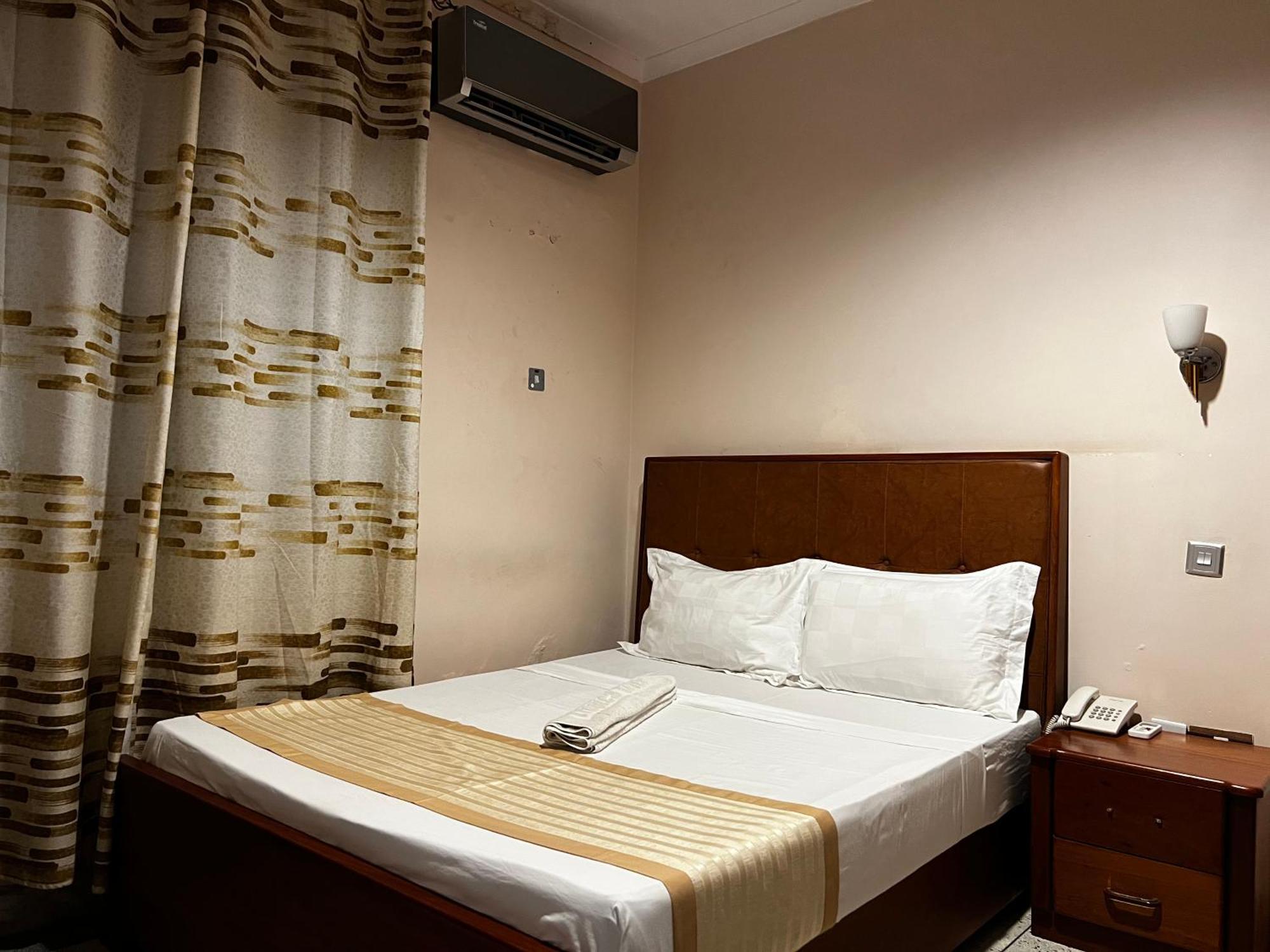 K27 Premier Backpackers Hostel Dar es Salaam Exterior photo