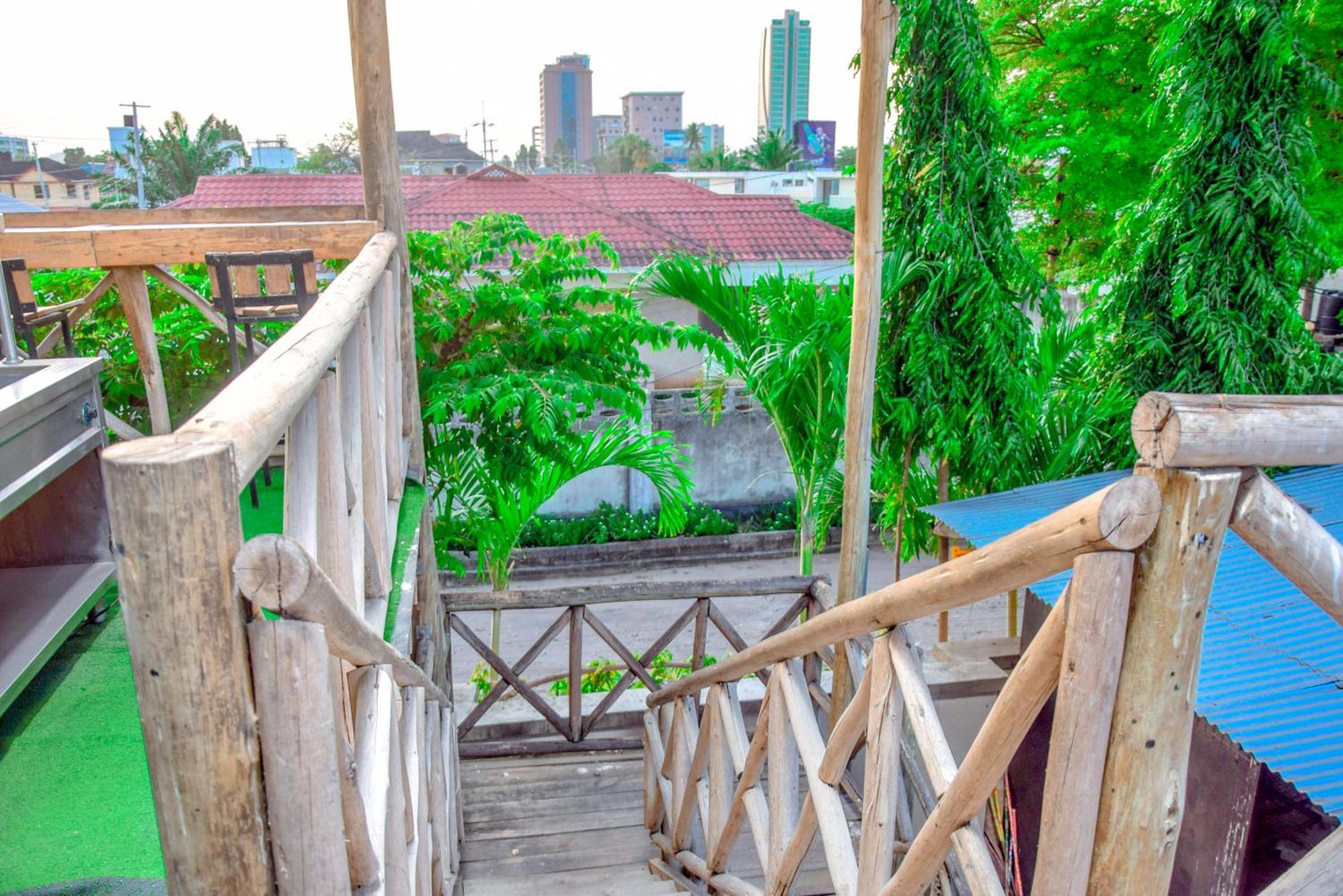 K27 Premier Backpackers Hostel Dar es Salaam Exterior photo