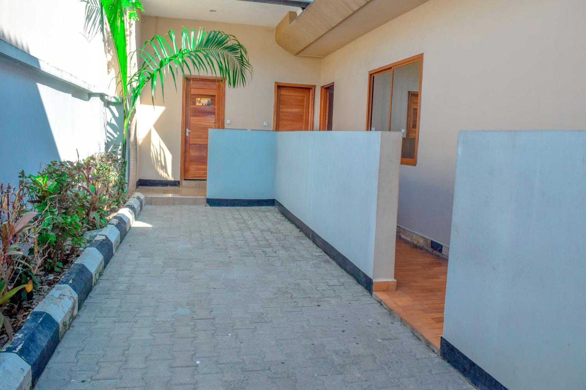 K27 Premier Backpackers Hostel Dar es Salaam Exterior photo